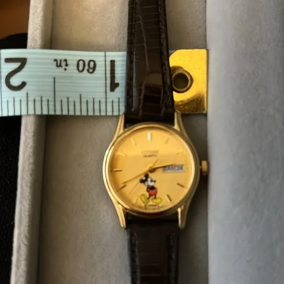 Stunning Rare Mickey Mouse Mint Running Condition Citizen Gold Toned Brown Strap Citizen Men main image 3
